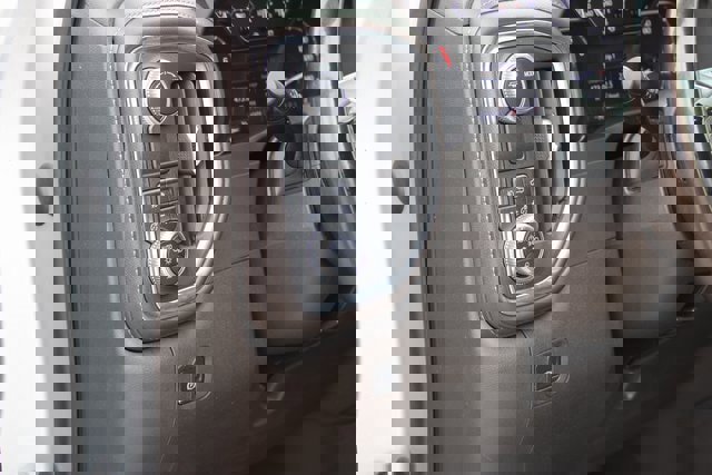 Used 2020 GMC Sierra 1500 SLT w/ SLT Premium Package image 23