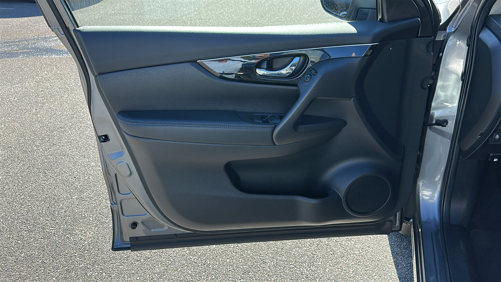 Used 2019 Nissan Rogue Sport SL AWD/4WD image 14