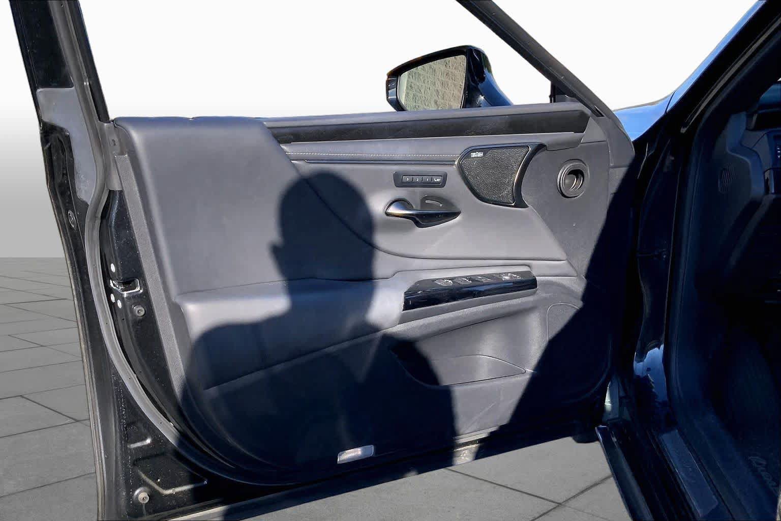 Used 2024 Lexus ES 350 Ultra Luxury w/ Accessory Package (Z2) FWD image 22