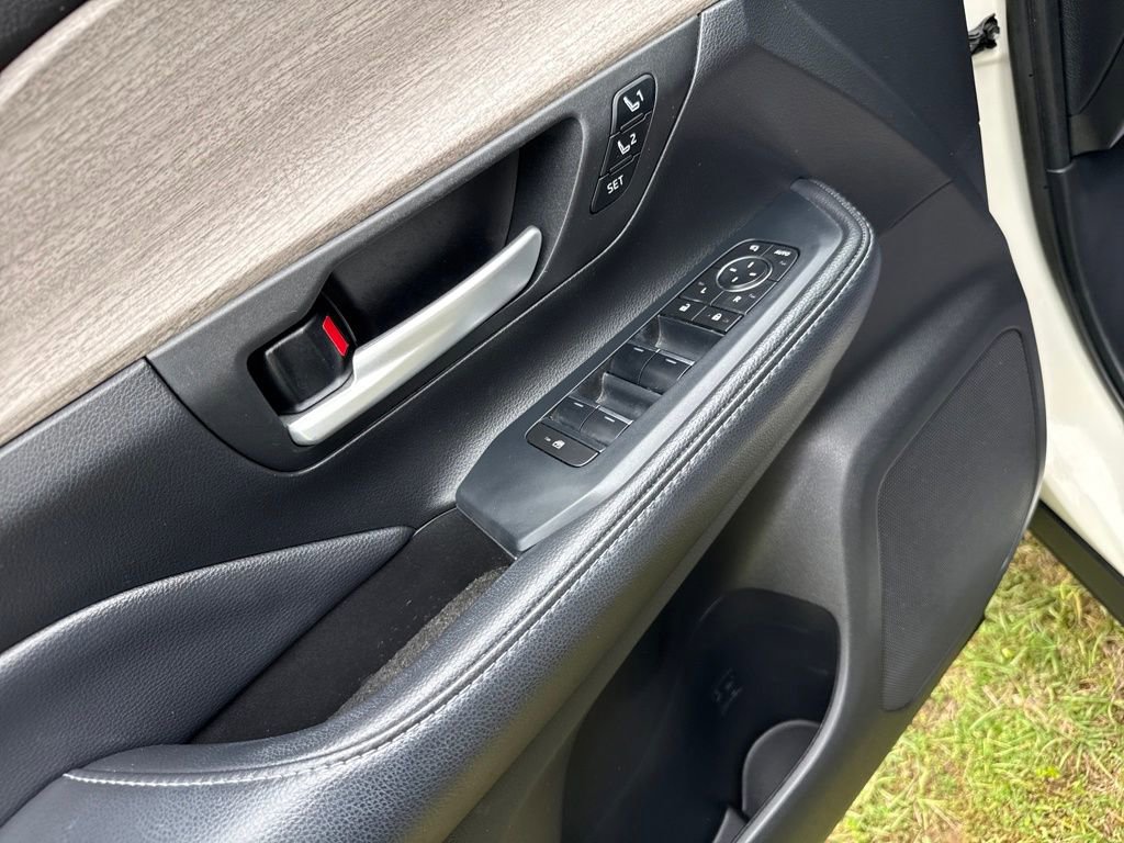 Used 2024 Toyota Grand Highlander Limited image 12