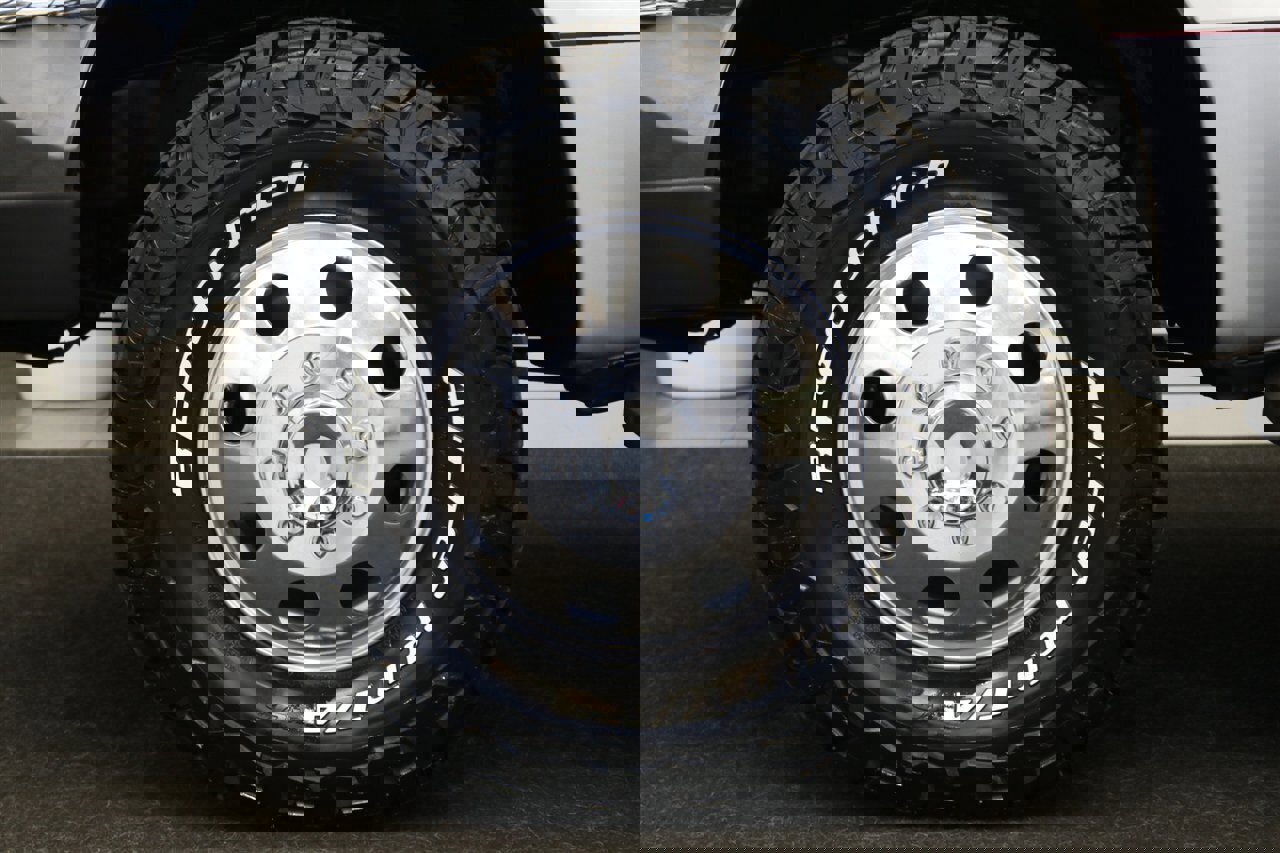 Used 2000 Ford F350 XLT image 22