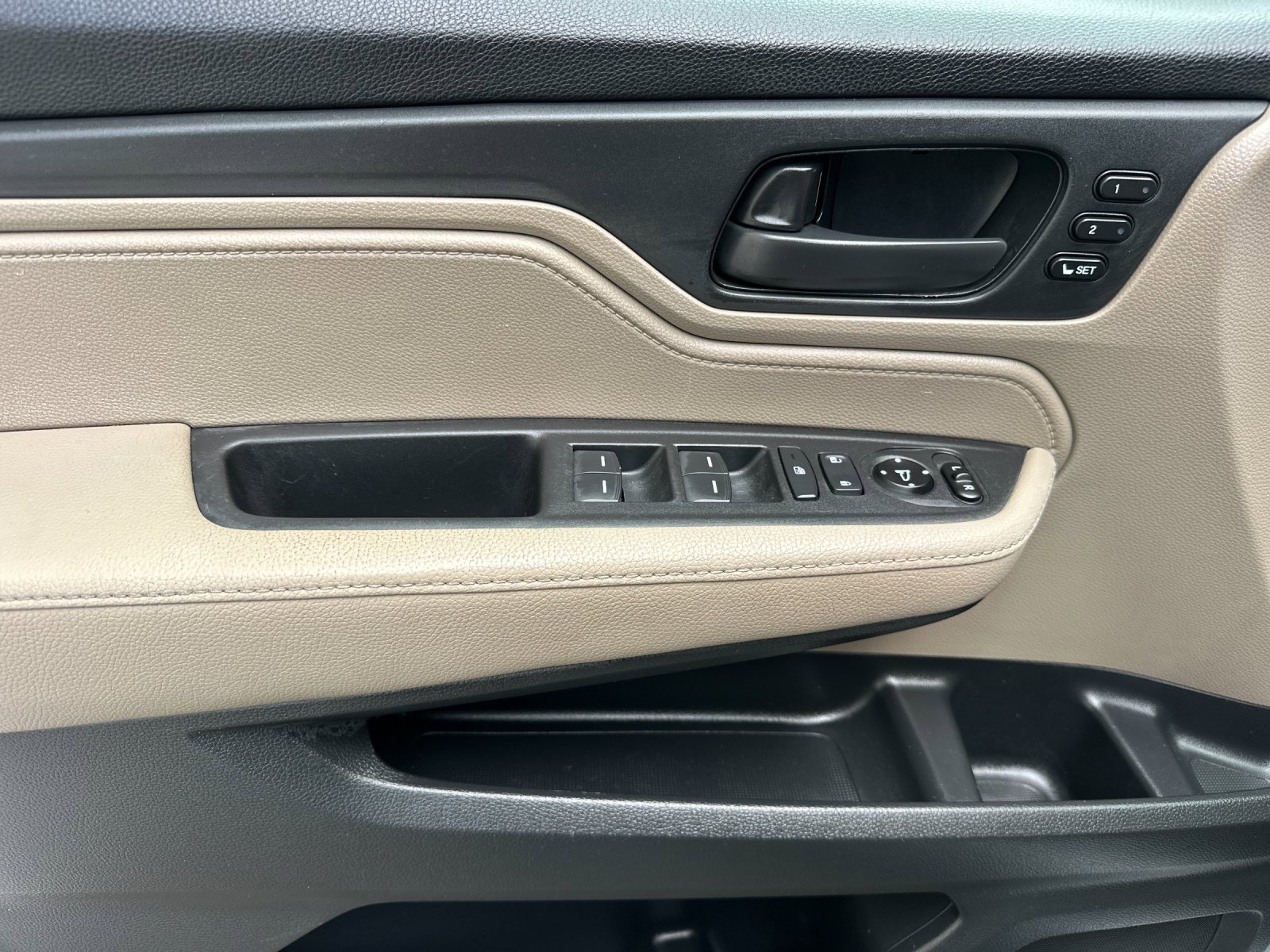 Used 2018 Honda Odyssey EX-L image 11