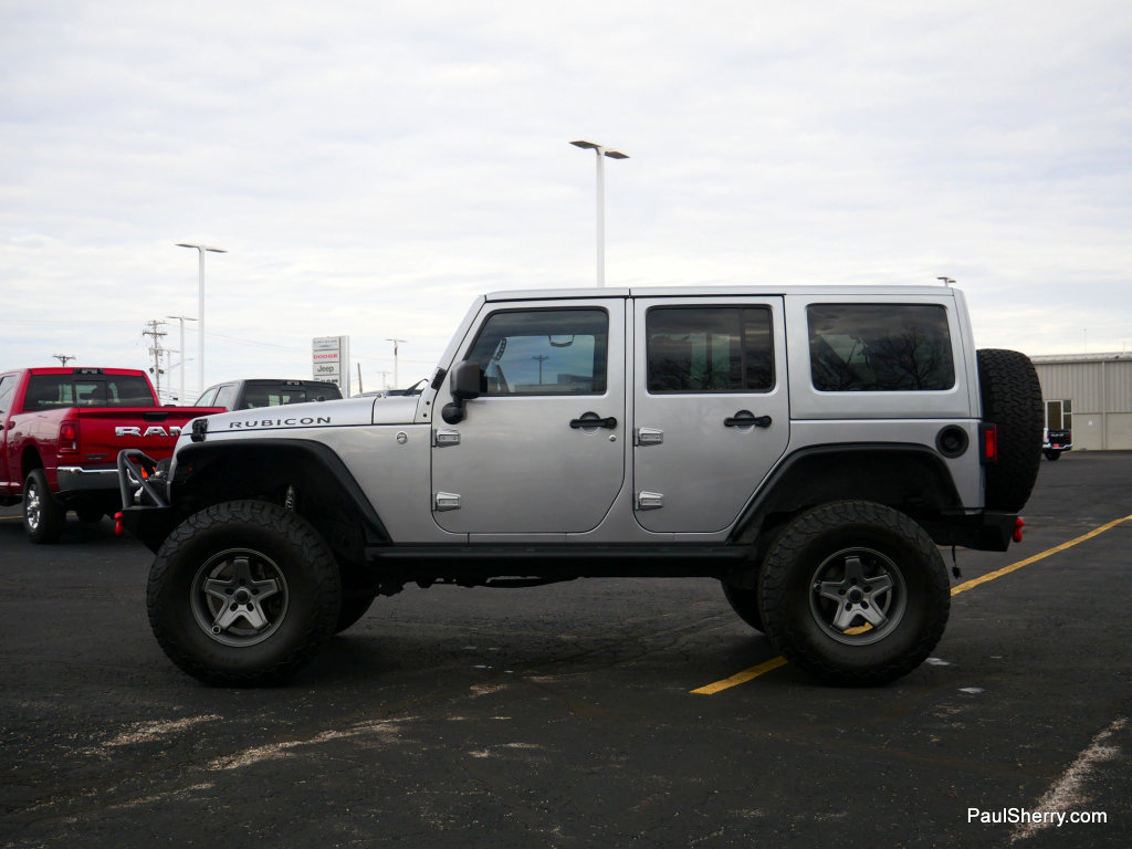 Used 2013 Jeep Wrangler Unlimited Rubicon w/ Connectivity Group image 8