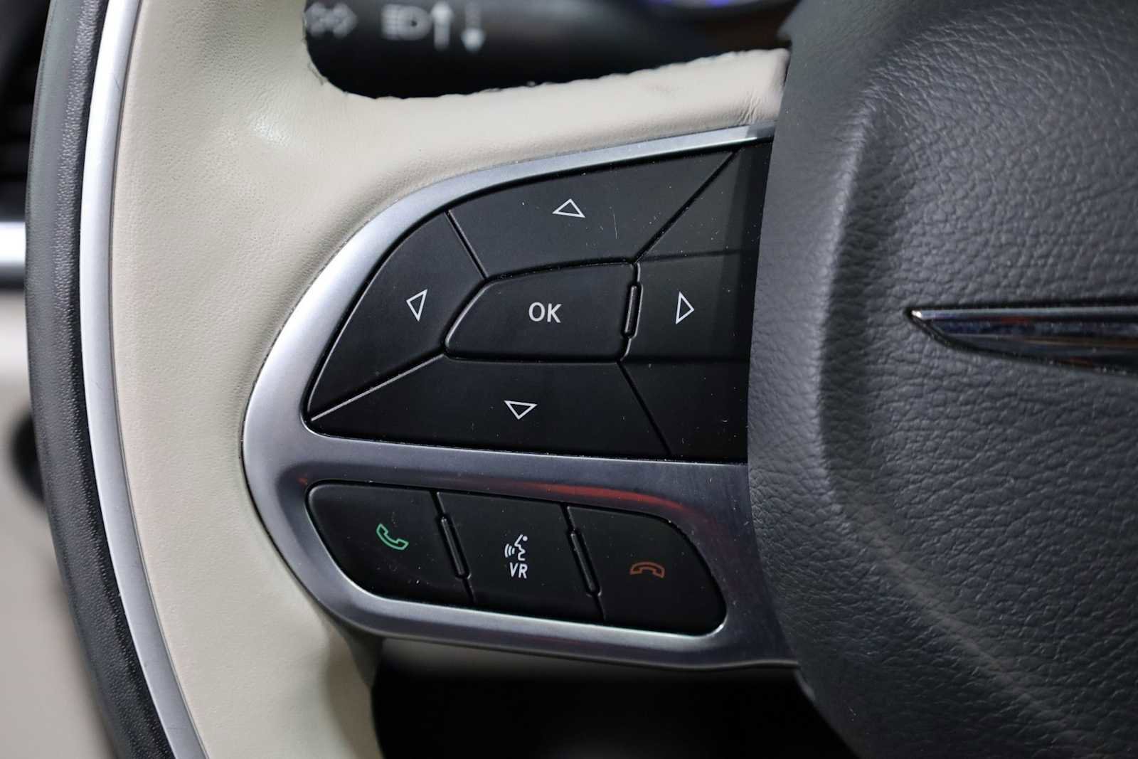 Used 2021 Chrysler Pacifica Limited AWD/4WD image 23