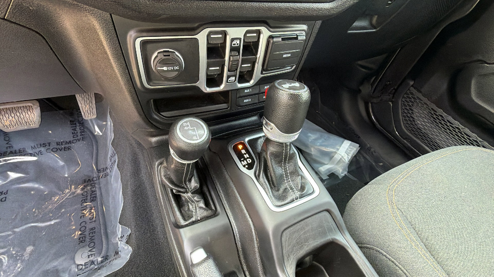 Used 2024 Jeep Wrangler Sport S image 30