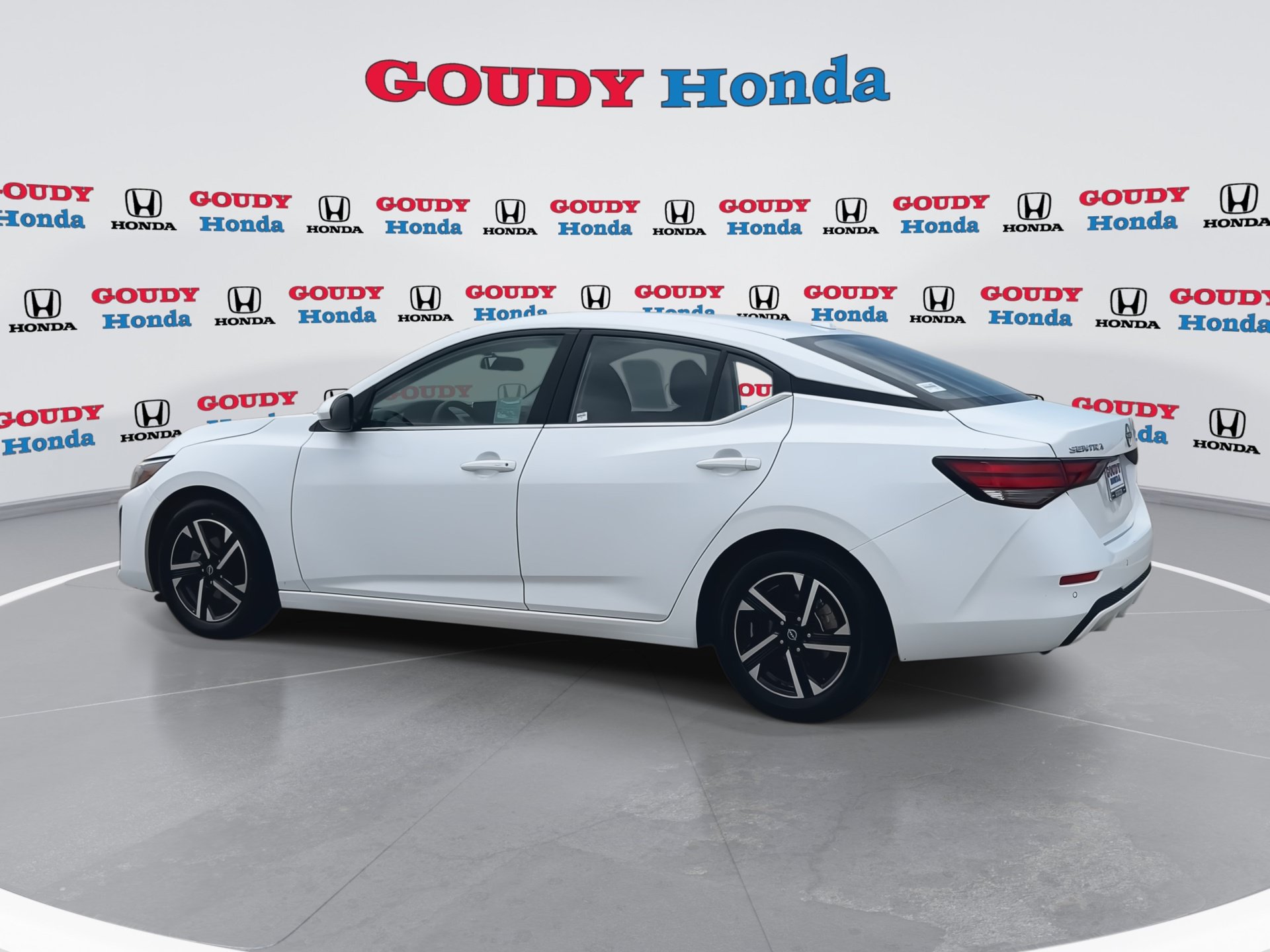 Used 2024 Nissan Sentra SV FWD image 6