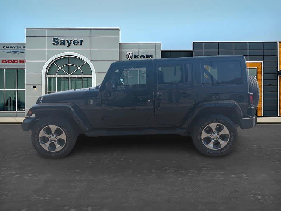 Used 2017 Jeep Wrangler Unlimited Sahara w/ Connectivity Group AWD/4WD image 4