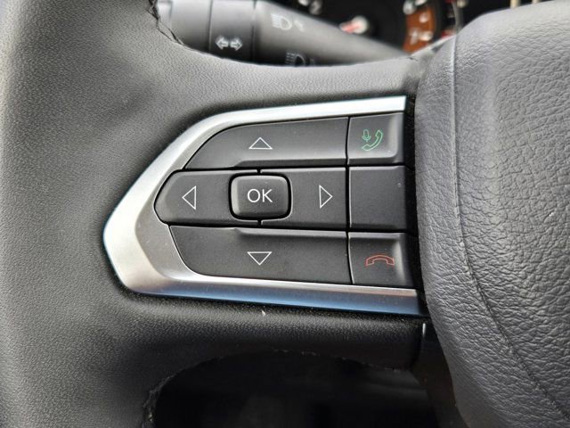 Used 2025 Jeep Compass Latitude w/ Sun & Sound Group image 20