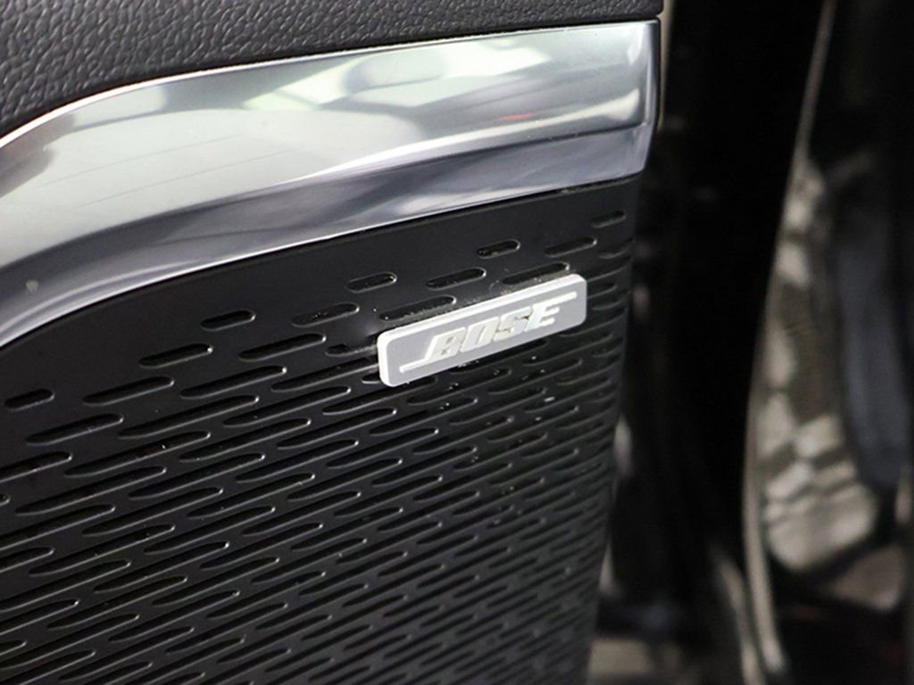 Used 2025 Chevrolet Traverse High Country w/ LPO, Cargo Package image 58