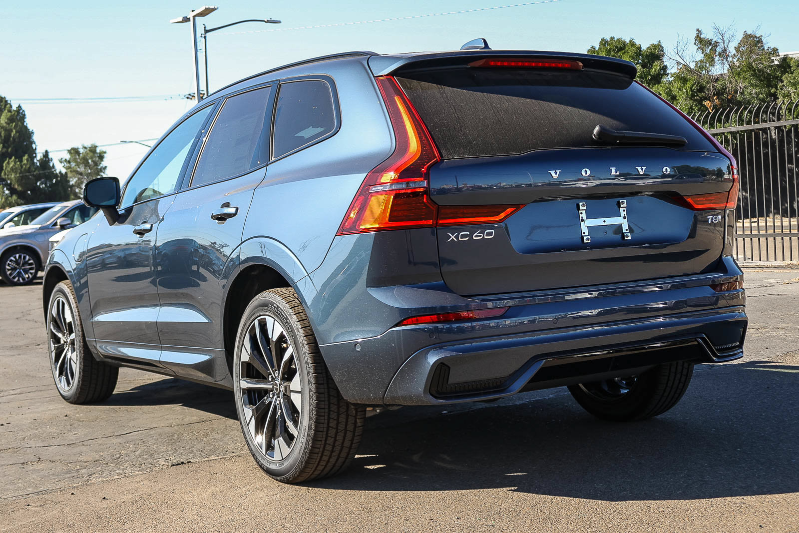 New 2026 Volvo XC60 T8 Plus w/ Climate Package AWD/4WD image 7