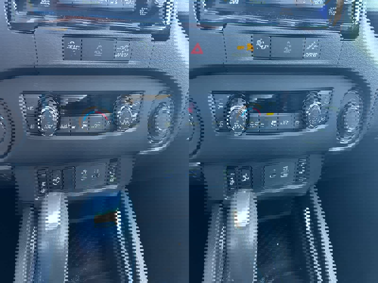 Used 2024 Nissan Frontier SL image 38