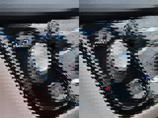 Used 2018 Chrysler Pacifica Touring-L Plus image 33