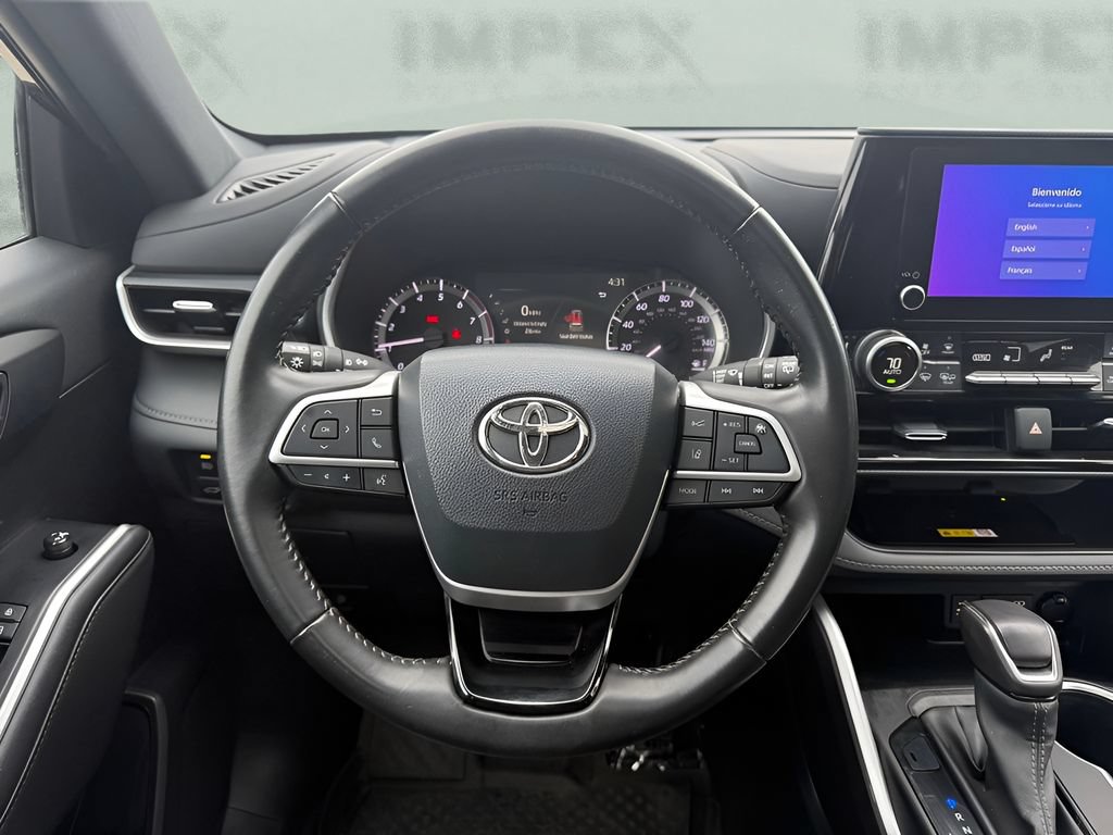 Used 2023 Toyota Highlander XSE AWD/4WD image 17