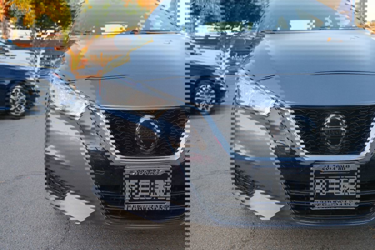 Used 2021 Nissan Versa SV image 32