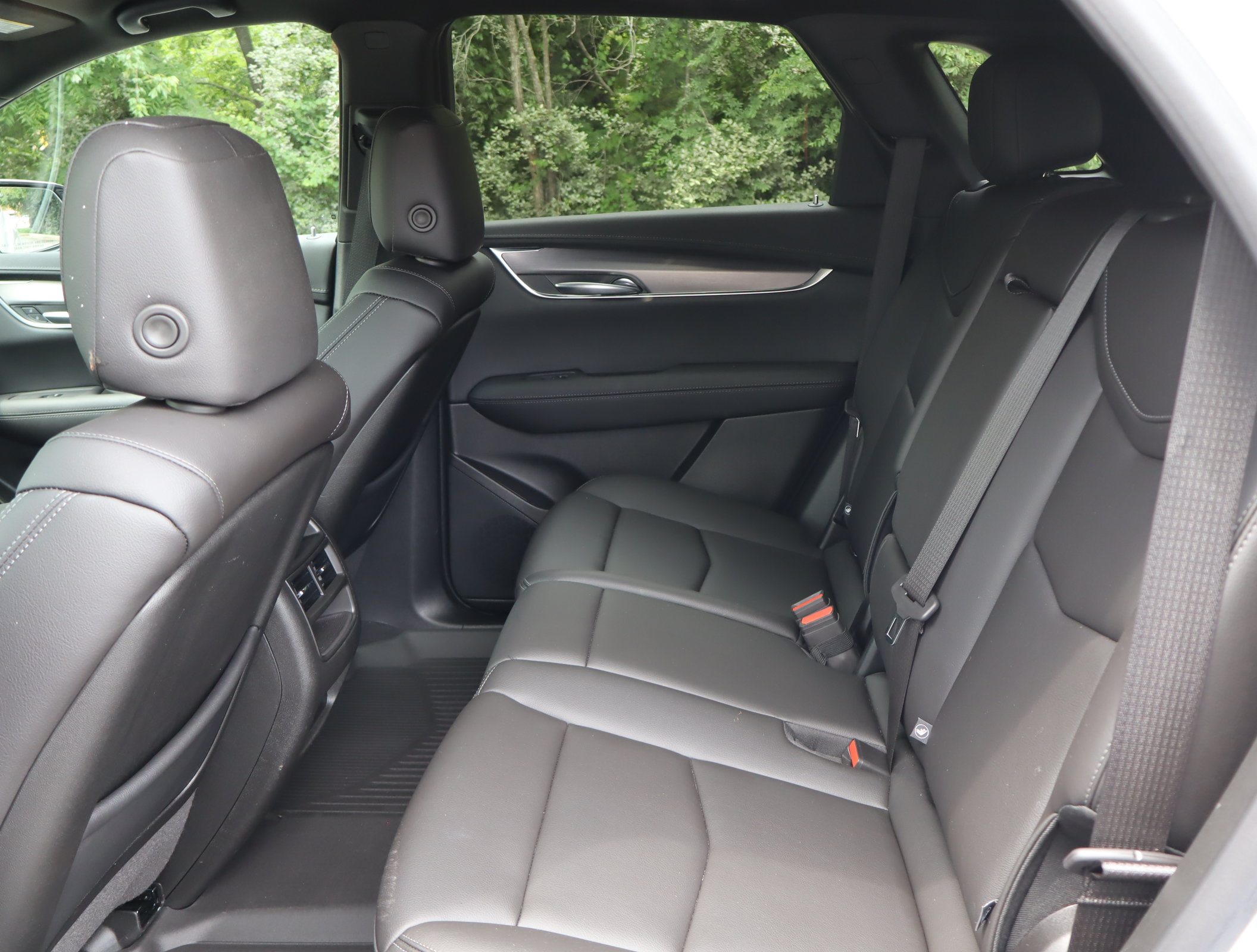 Used 2023 Cadillac XT5 Luxury w/ LPO, Floor Liner Package AWD/4WD image 34
