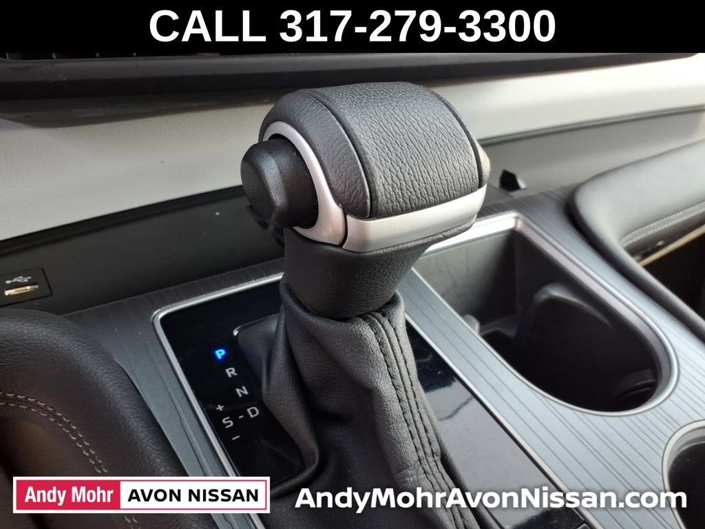 Used 2025 Toyota Sienna XLE FWD image 34