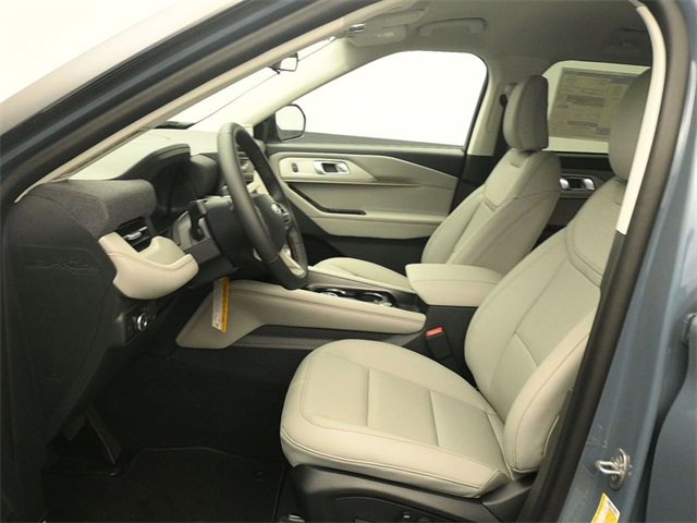 New 2025 Ford Explorer Active w/ Active Comfort Package image 13