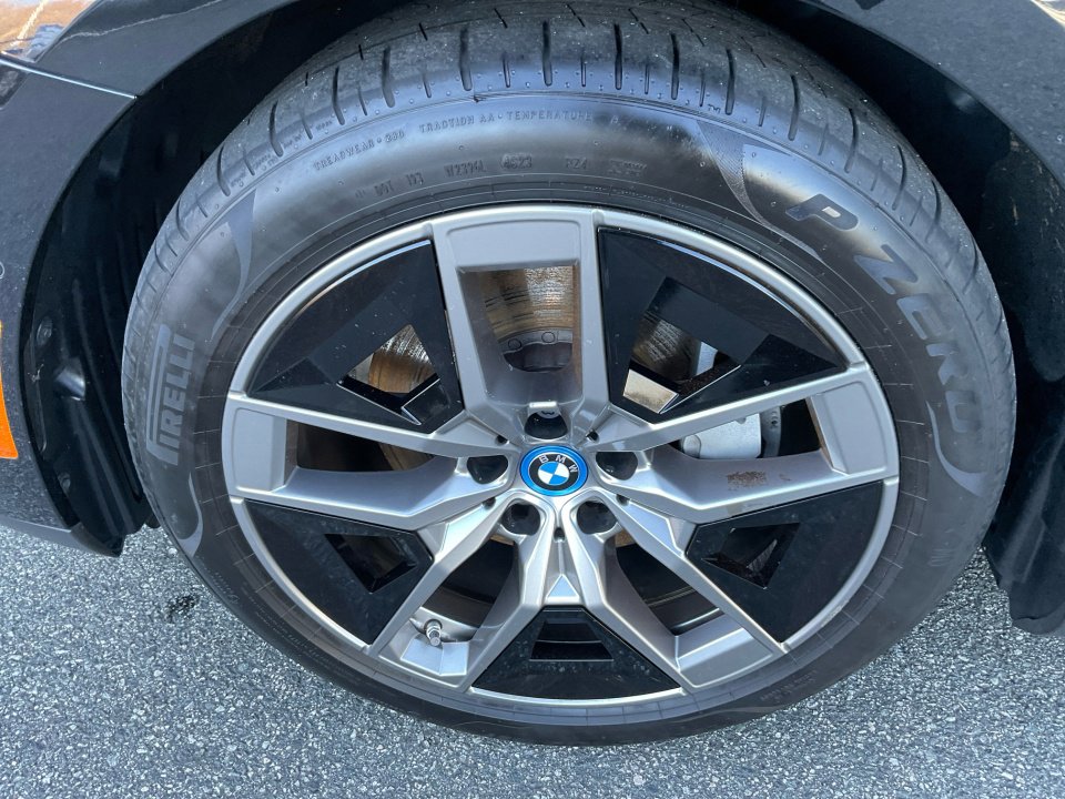 Certified 2024 BMW i5 eDrive40i w/ M Sport Package RWD image 27