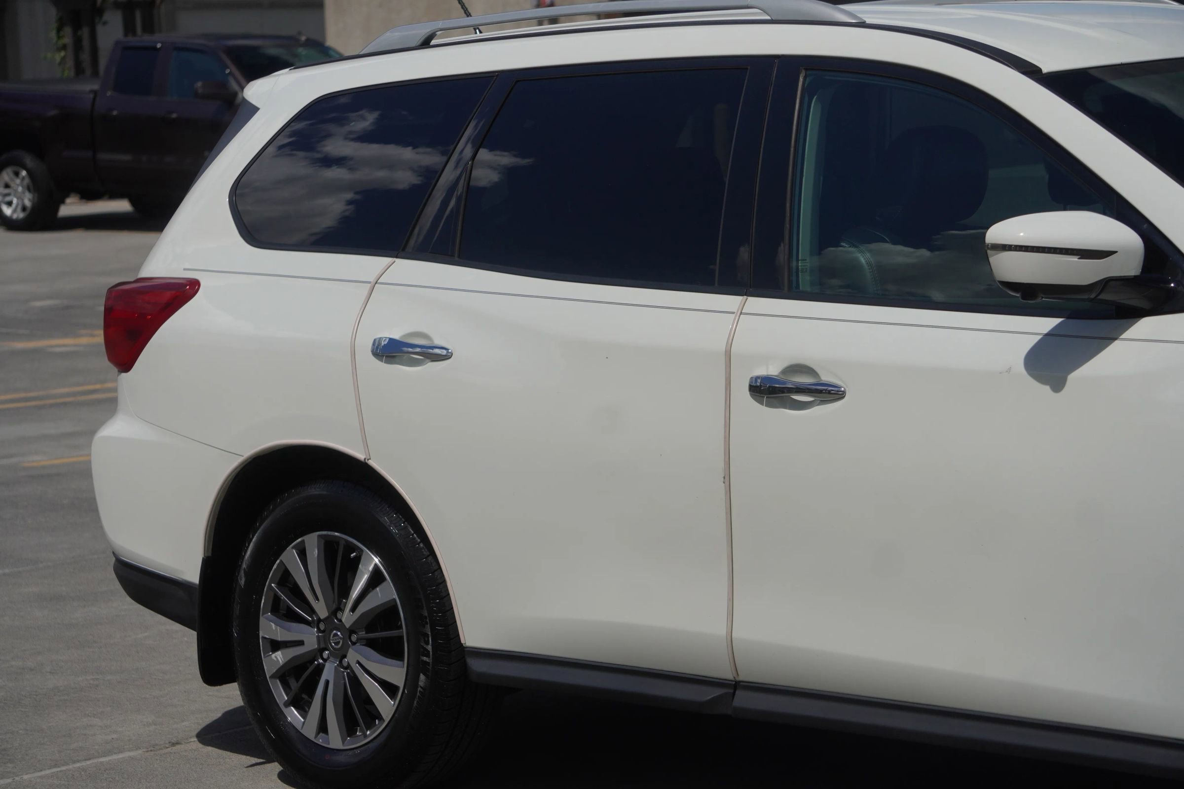 Used 2017 Nissan Pathfinder SL image 37