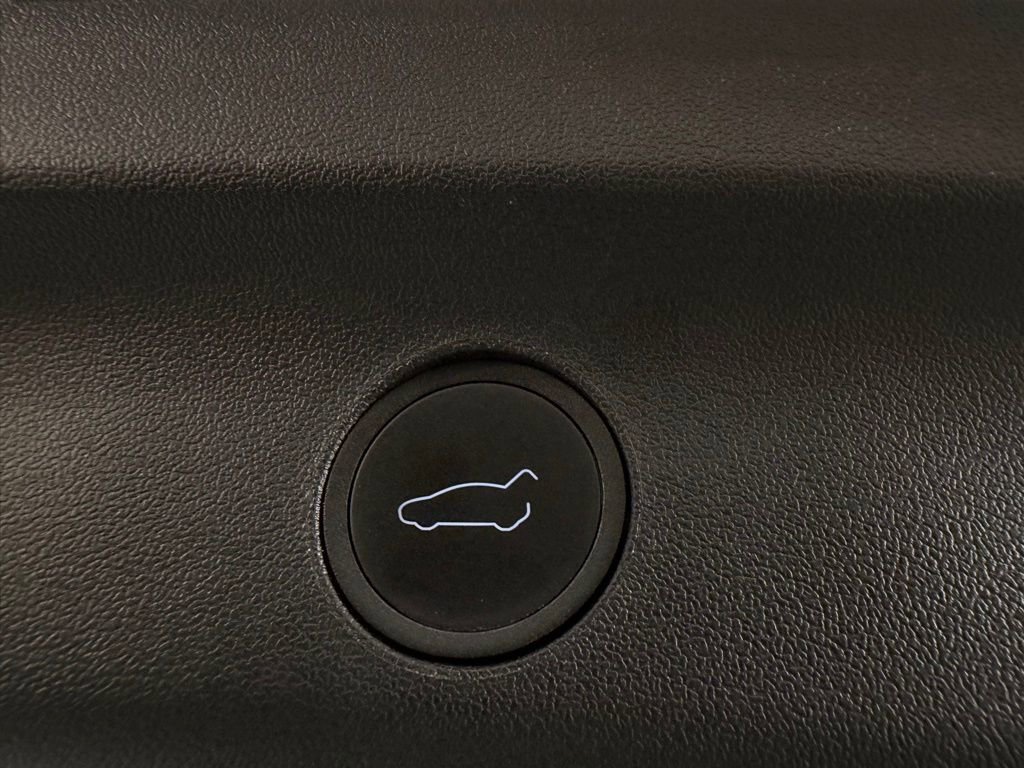 Used 2022 Tesla Model Y Long Range image 22