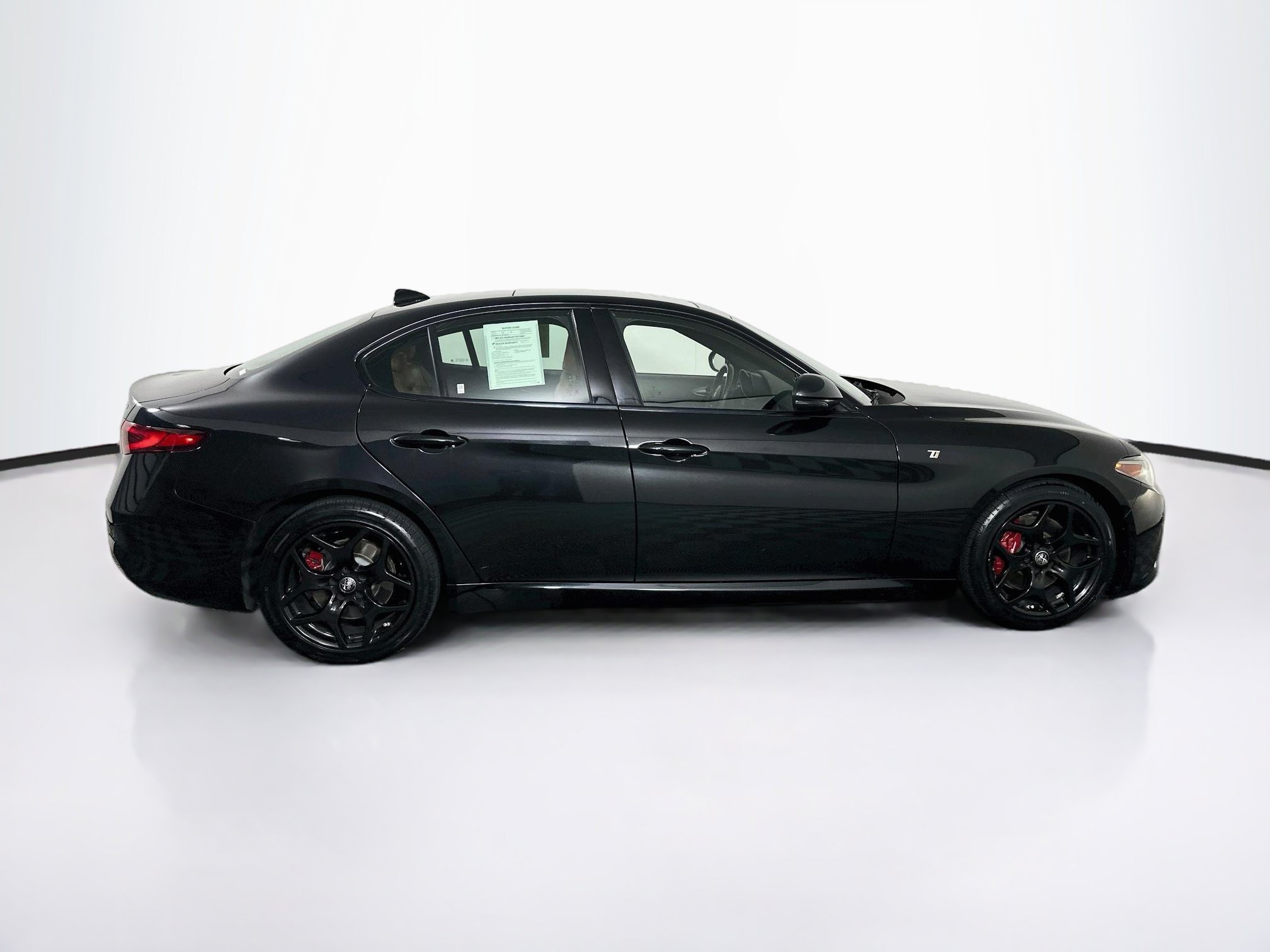 Used 2022 Alfa Romeo Giulia Ti RWD image 10