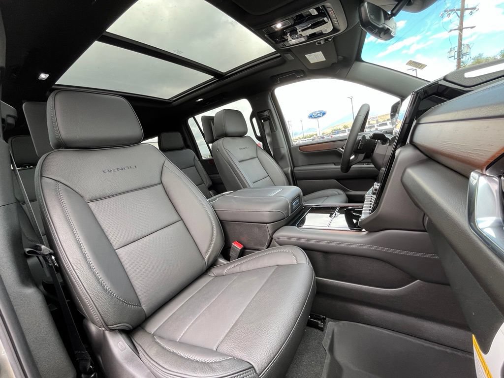 New 2026 GMC Yukon XL Denali w/ Denali Reserve Package AWD/4WD image 22