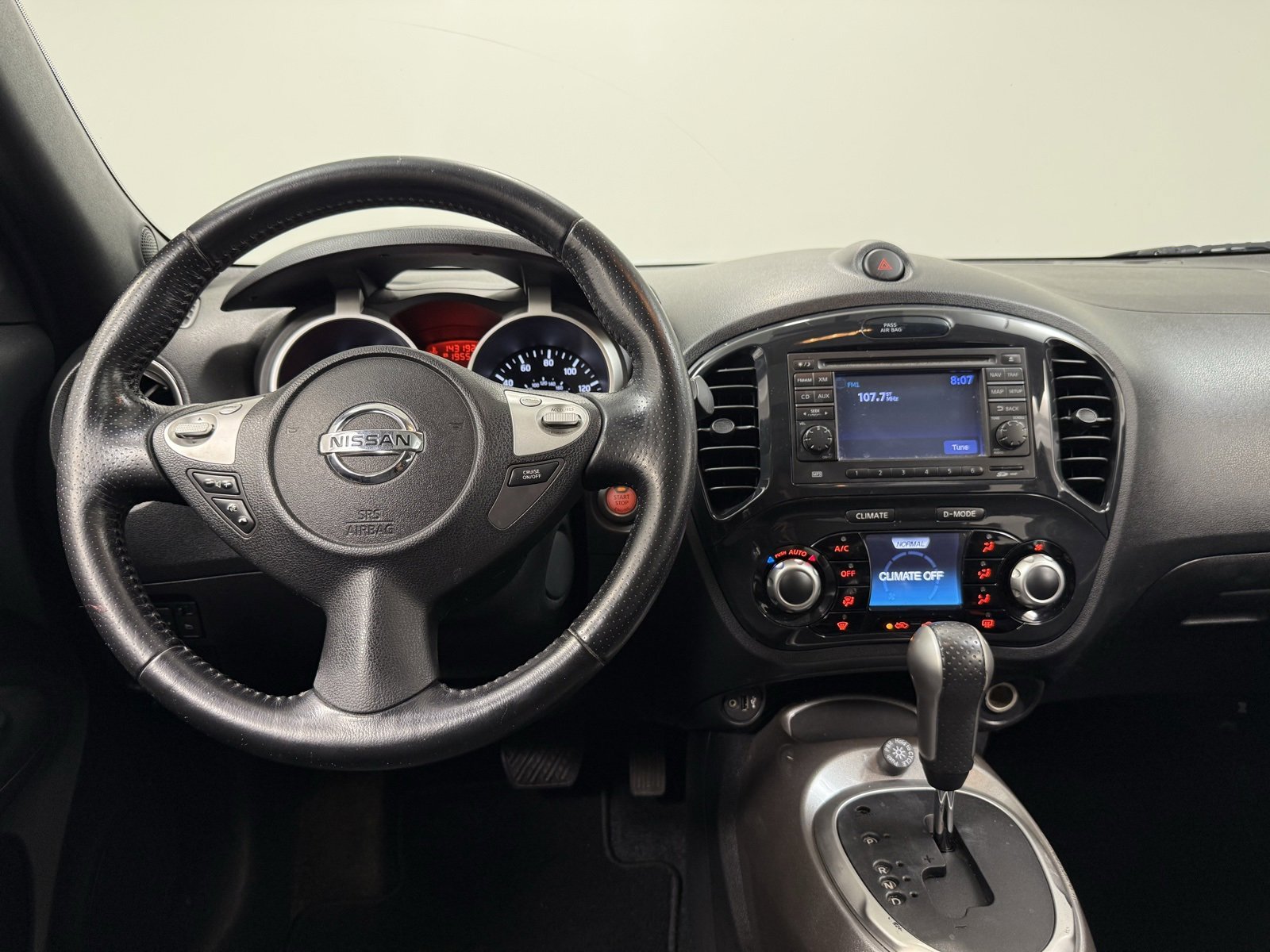 Used 2011 Nissan Juke SV w/ Interior Illumination Pkg image 19