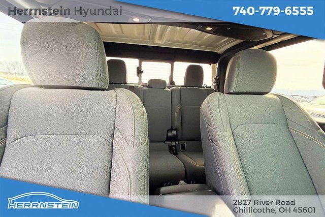 Used 2025 Jeep Gladiator Nighthawk image 26