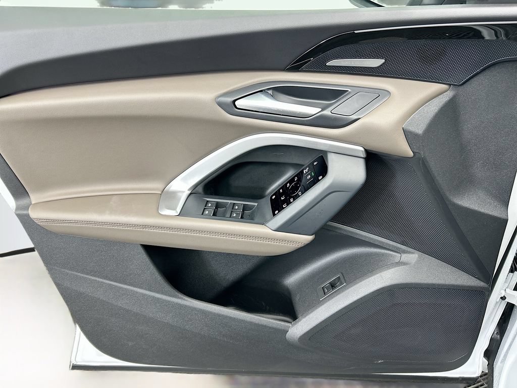 Certified 2025 Audi Q5 Premium Plus w/ Premium Plus AWD/4WD image 23