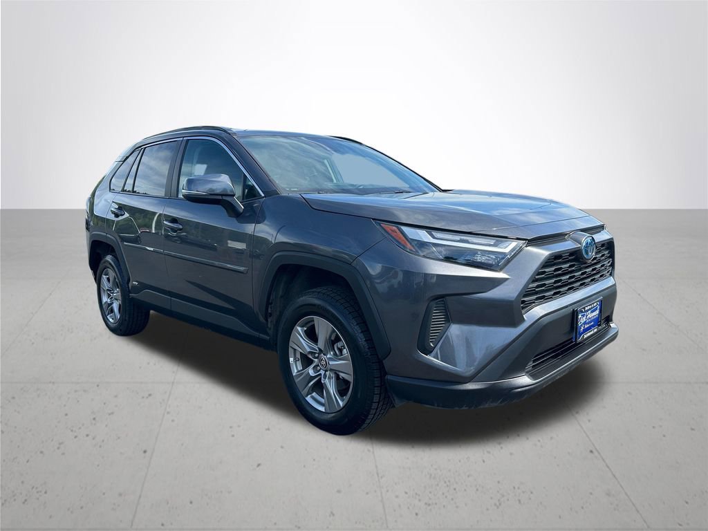 Used 2024 Toyota RAV4 LE AWD/4WD image 5