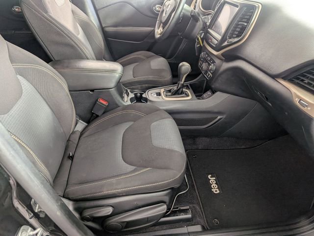 Used 2016 Jeep Cherokee Latitude w/ Comfort & Sound Group image 29