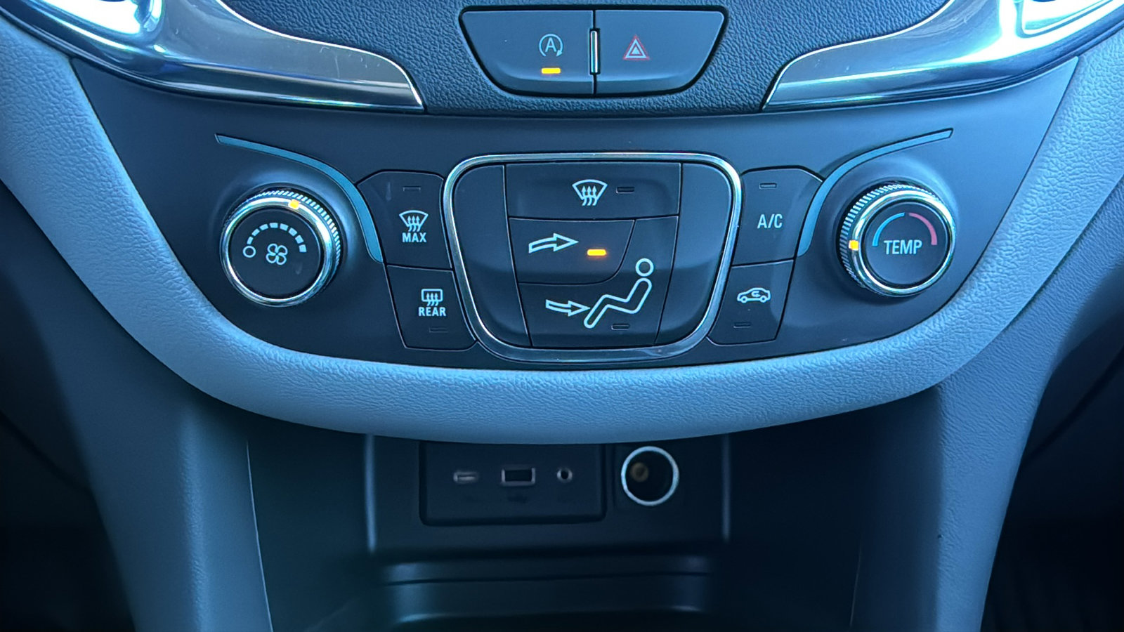 Used 2024 Chevrolet Equinox LS w/ LS Convenience Package image 26