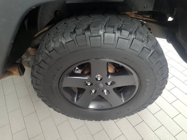 Used 2012 Jeep Wrangler Unlimited Rubicon AWD/4WD image 8