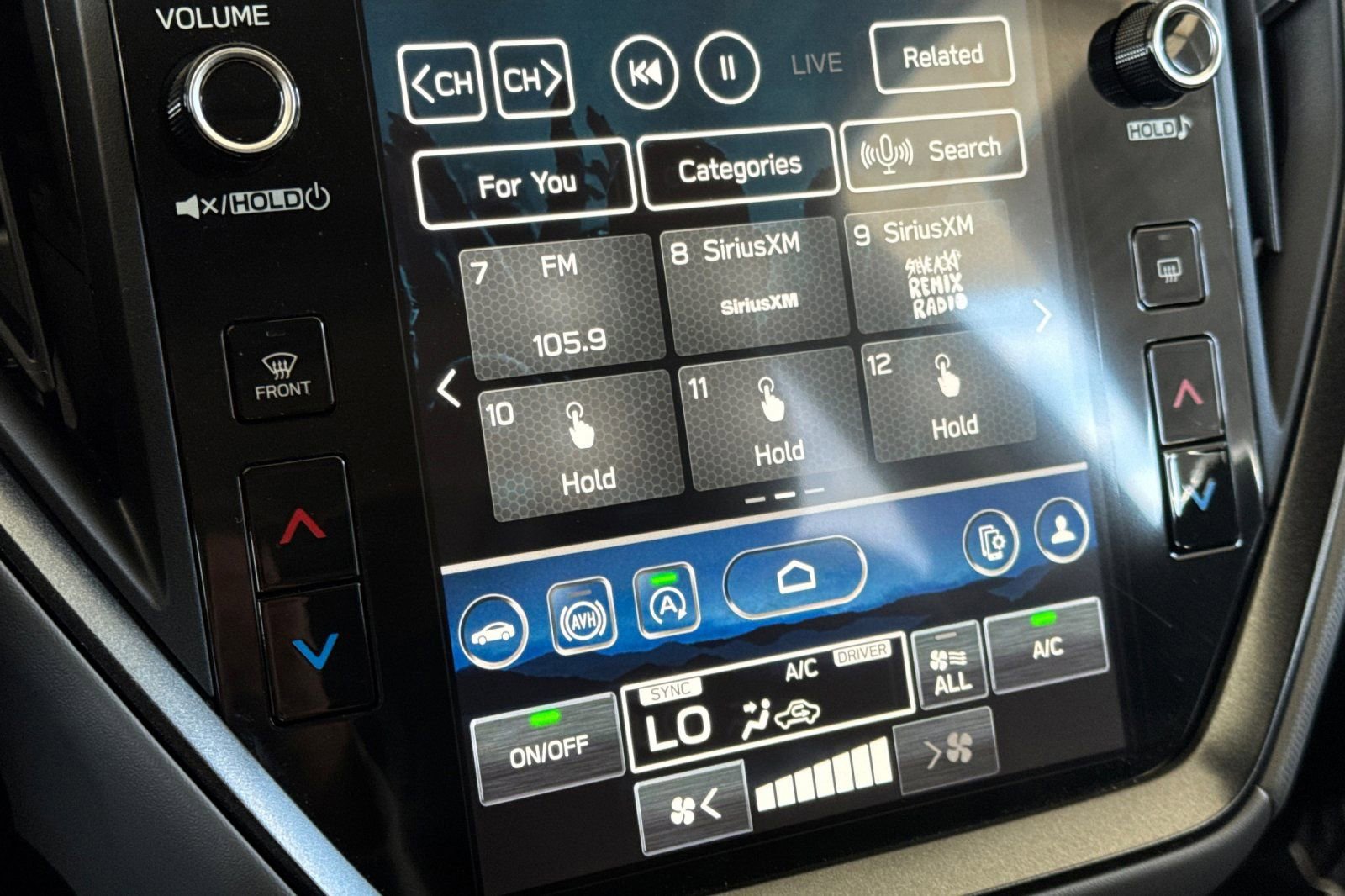 Certified 2025 Subaru Crosstrek 2.5i Limited w/ Crosstrek Mirror Package image 23