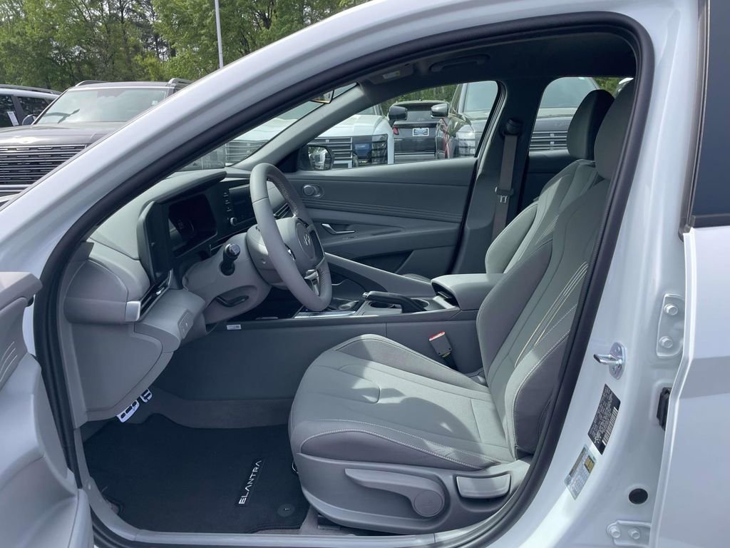 New 2026 Hyundai Elantra Sport FWD image 15