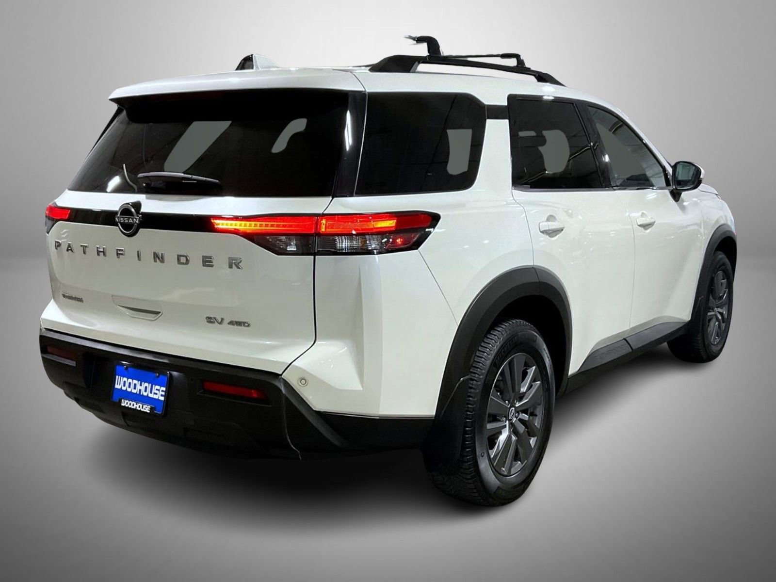 Used 2024 Nissan Pathfinder SV w/ Lighting Package (N92) image 5