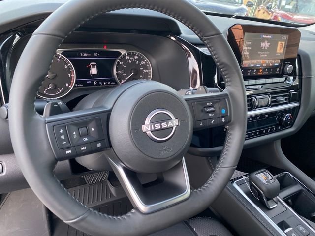 New 2025 Nissan Pathfinder SV image 13