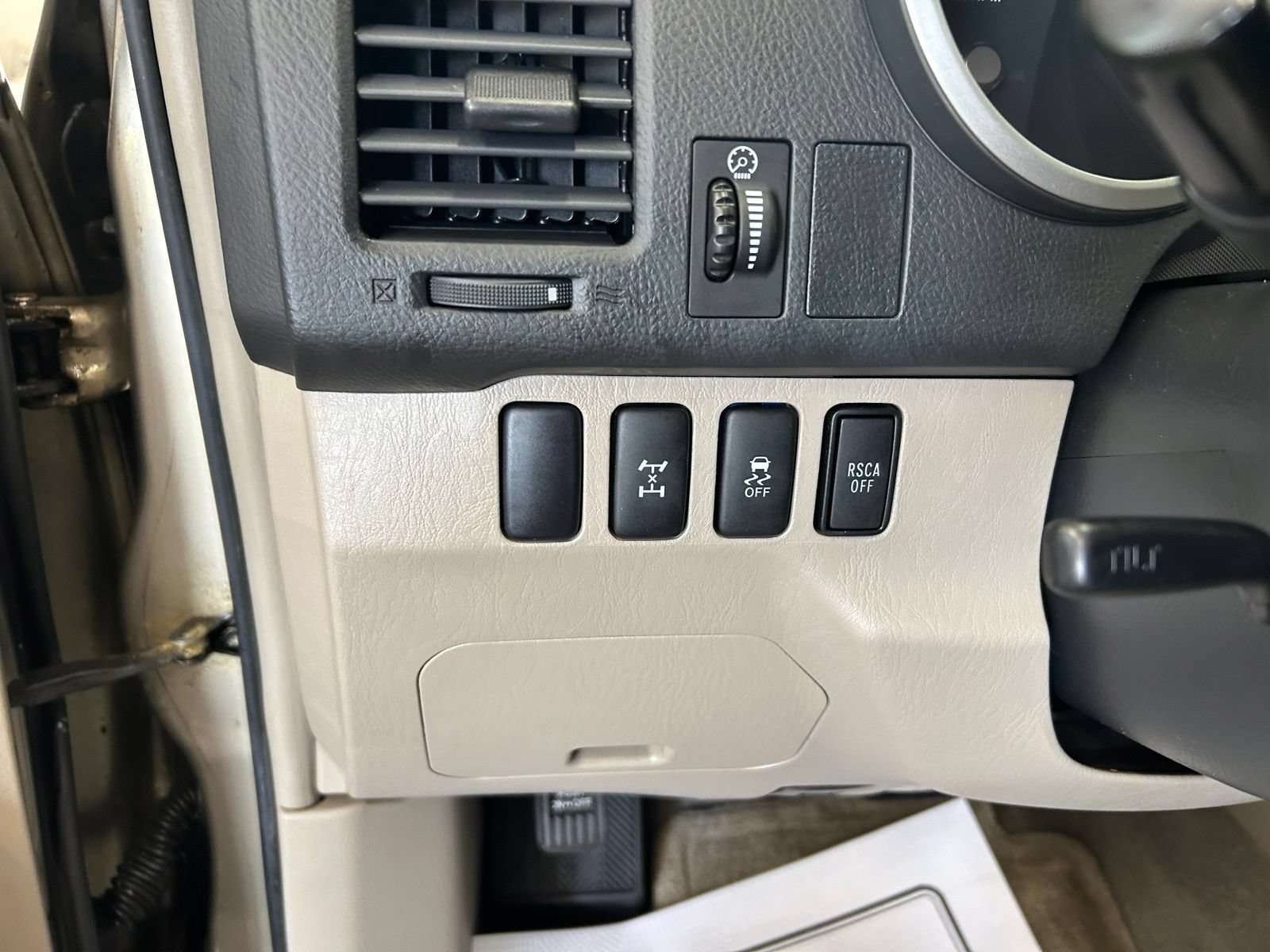 Used 2008 Toyota 4Runner SR5 AWD/4WD image 15