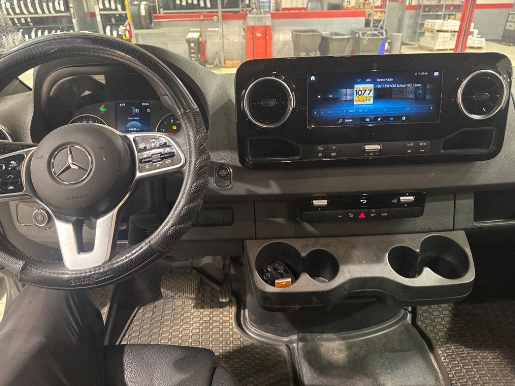 Used 2023 Mercedes-Benz Sprinter 2500 image 38