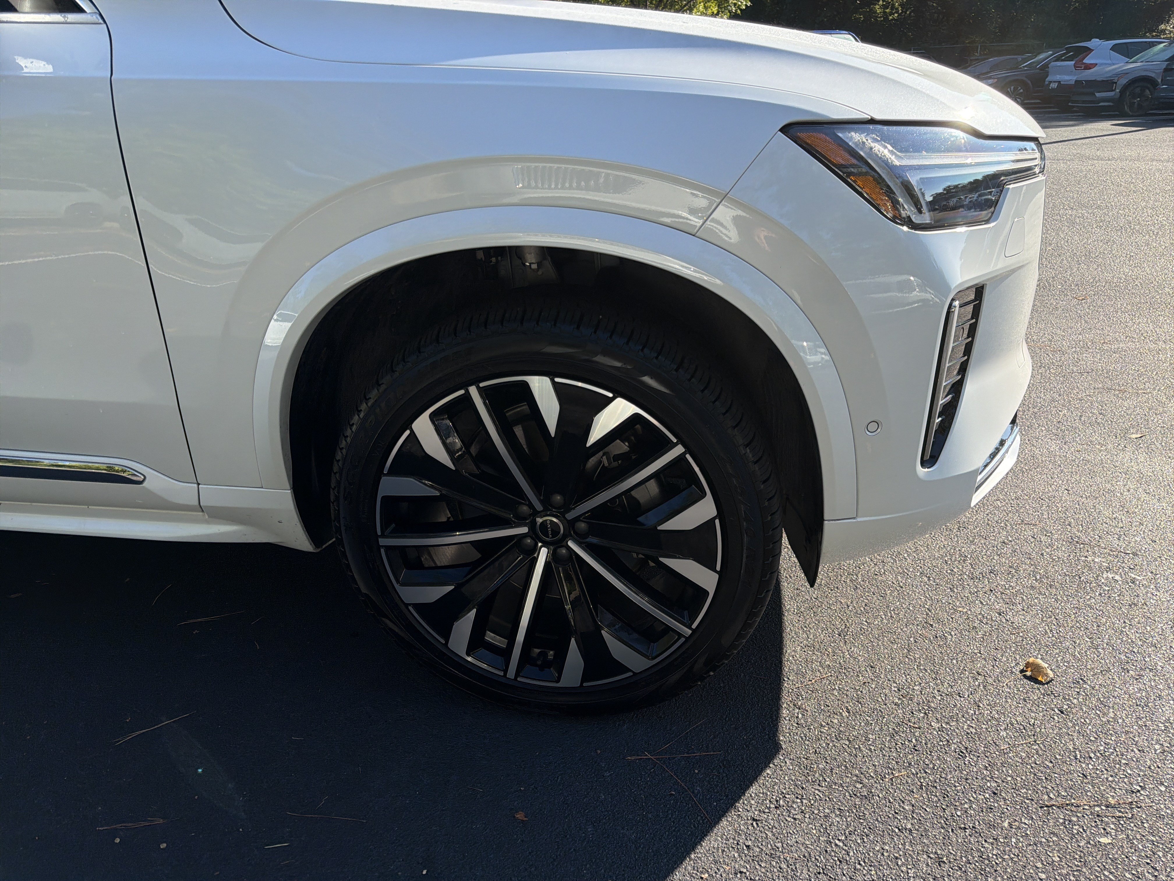 Certified 2026 Volvo XC90 B6 Plus AWD/4WD image 18