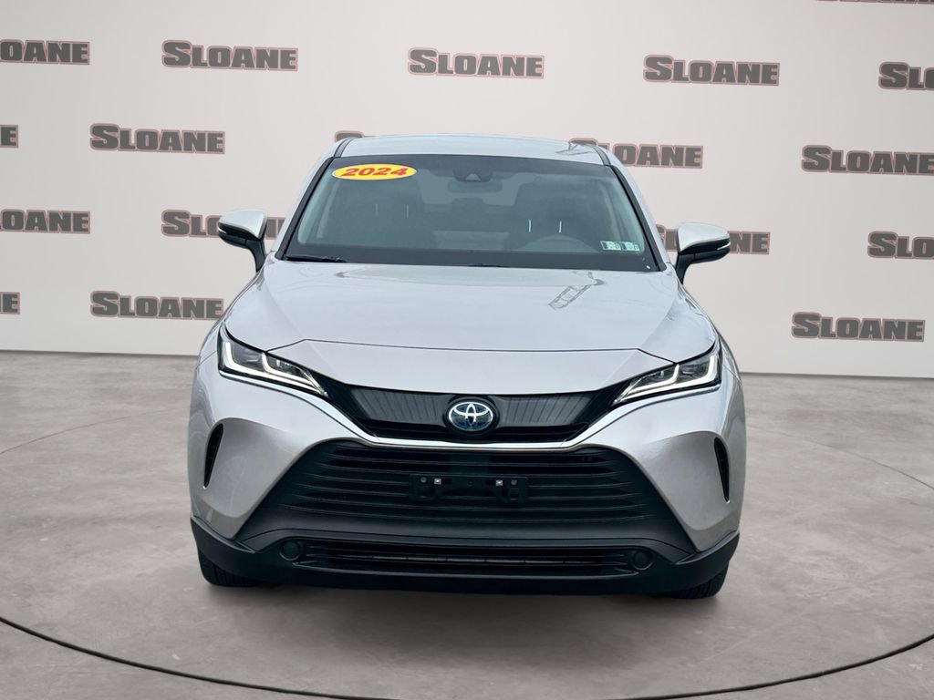 Used 2024 Toyota Venza LE image 8