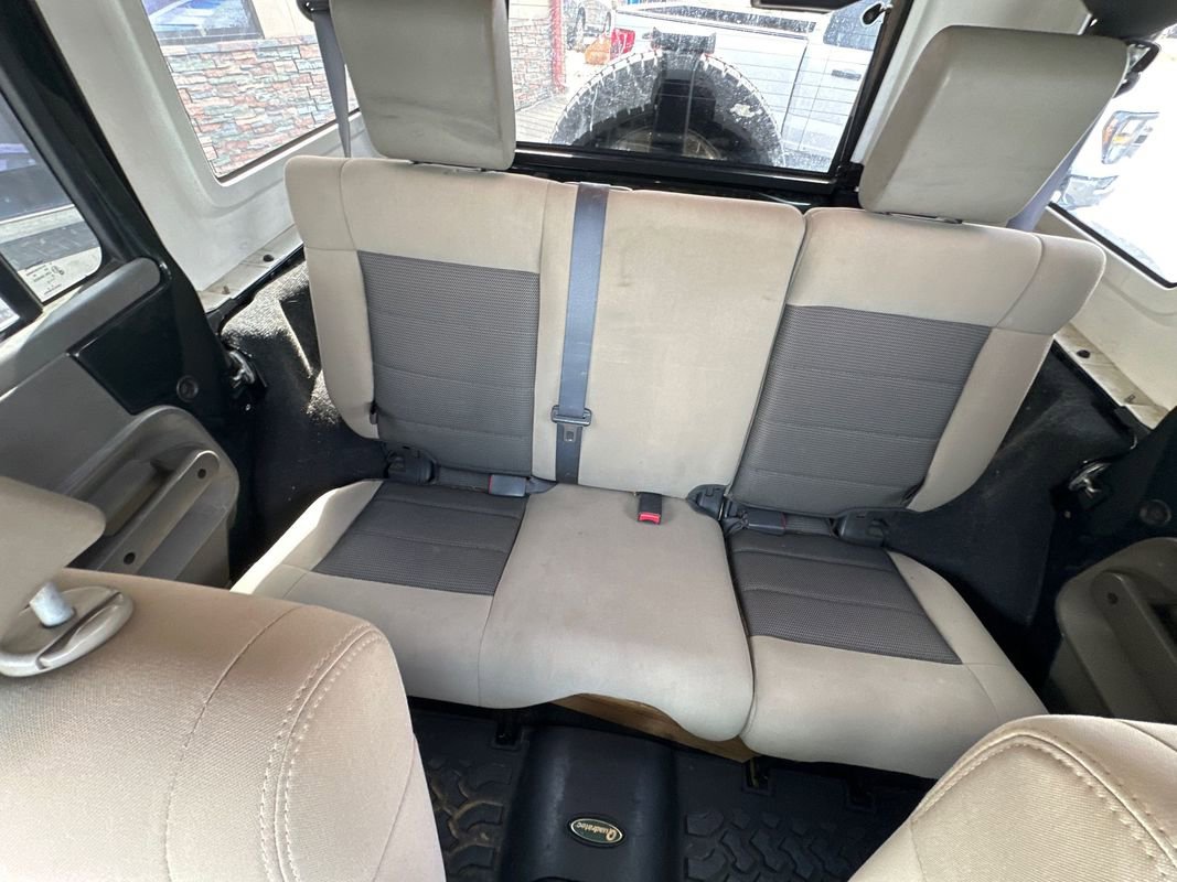 Used 2010 Jeep Wrangler Unlimited Sahara image 13