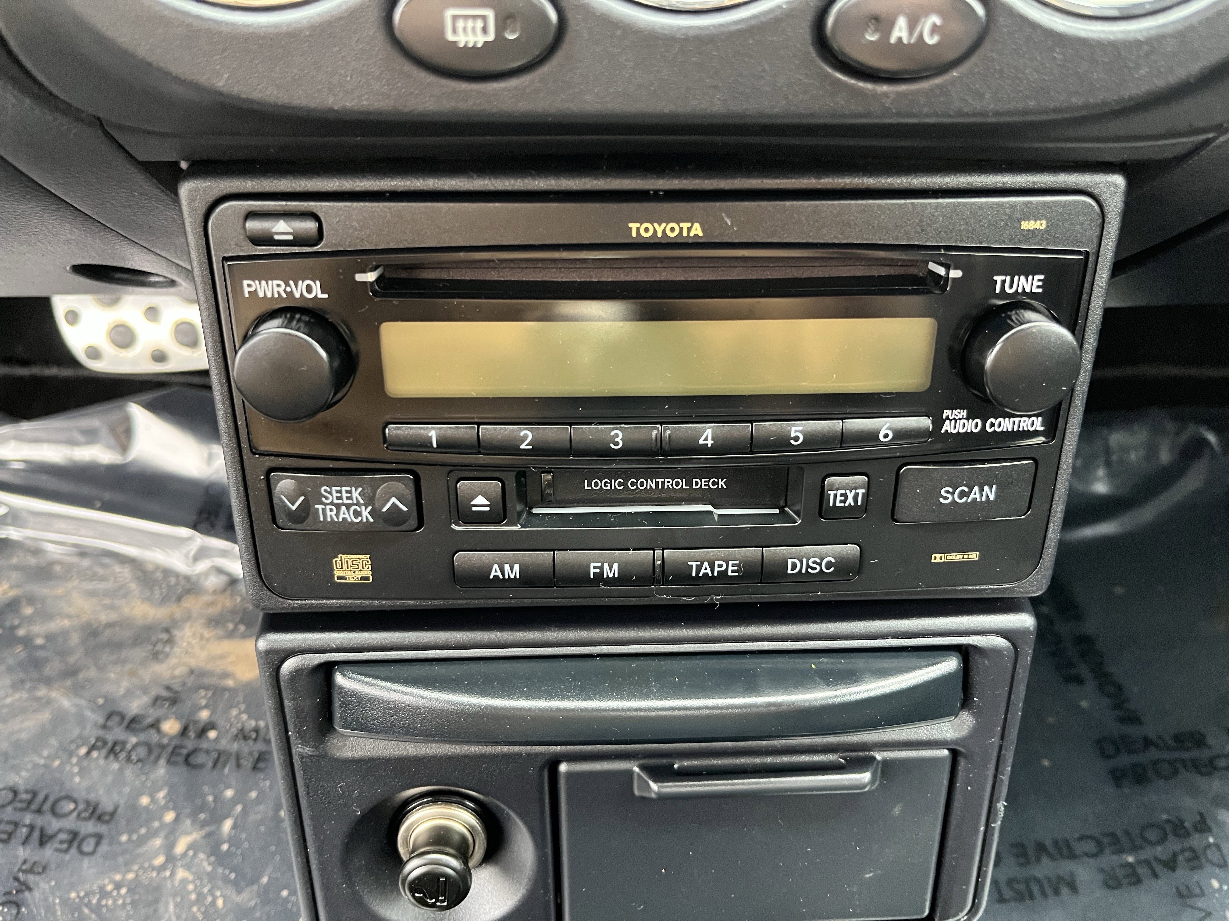 Used 2004 Toyota MR2 image 22