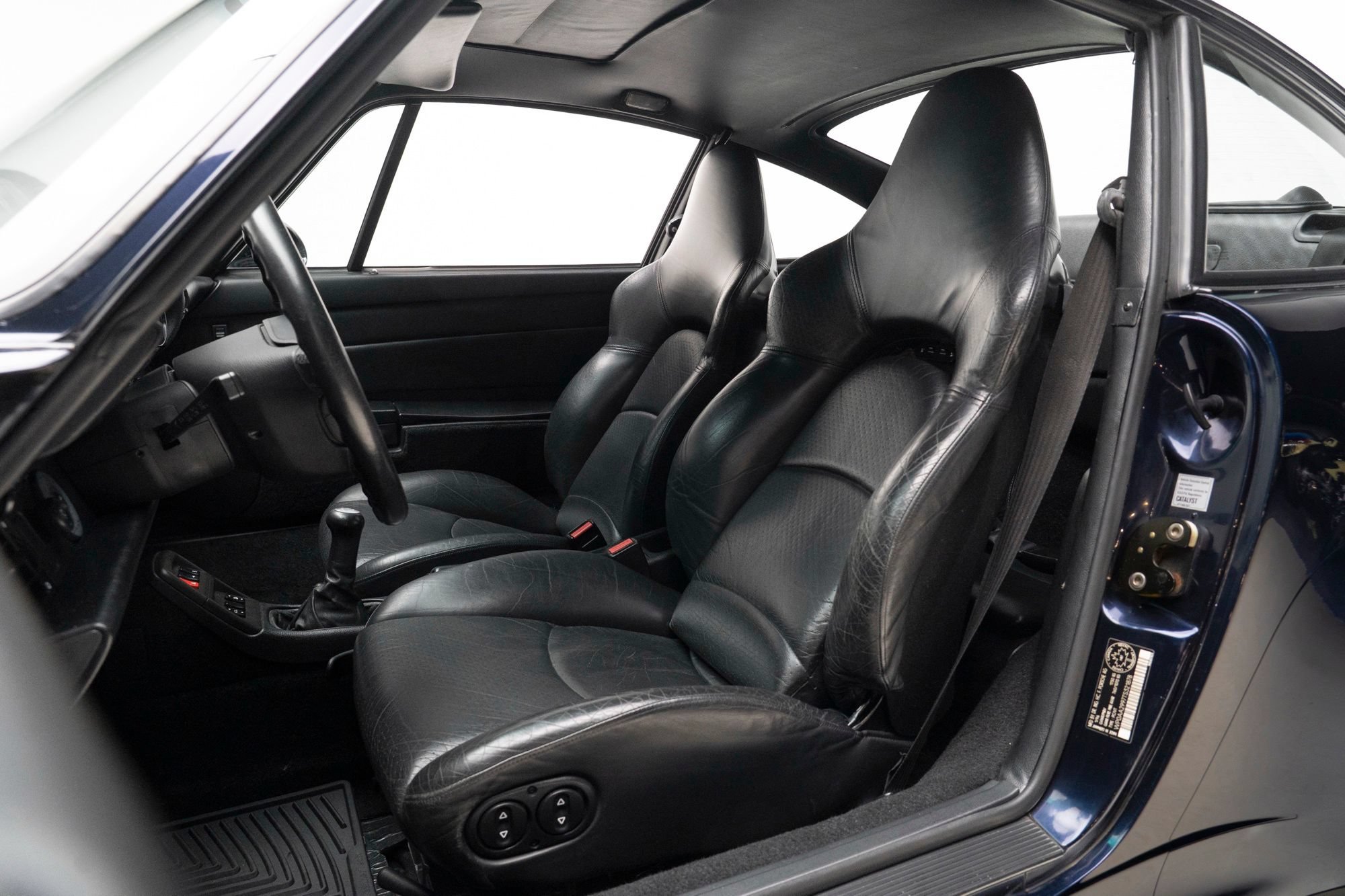 Used 1996 Porsche 911 Carrera 4S AWD/4WD image 14