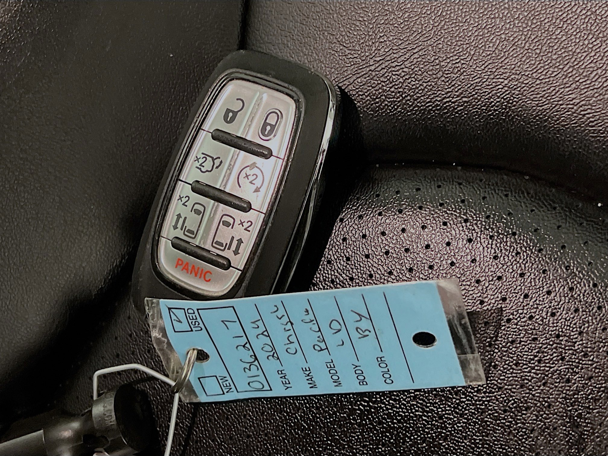 Used 2024 Chrysler Pacifica Touring-L FWD image 36