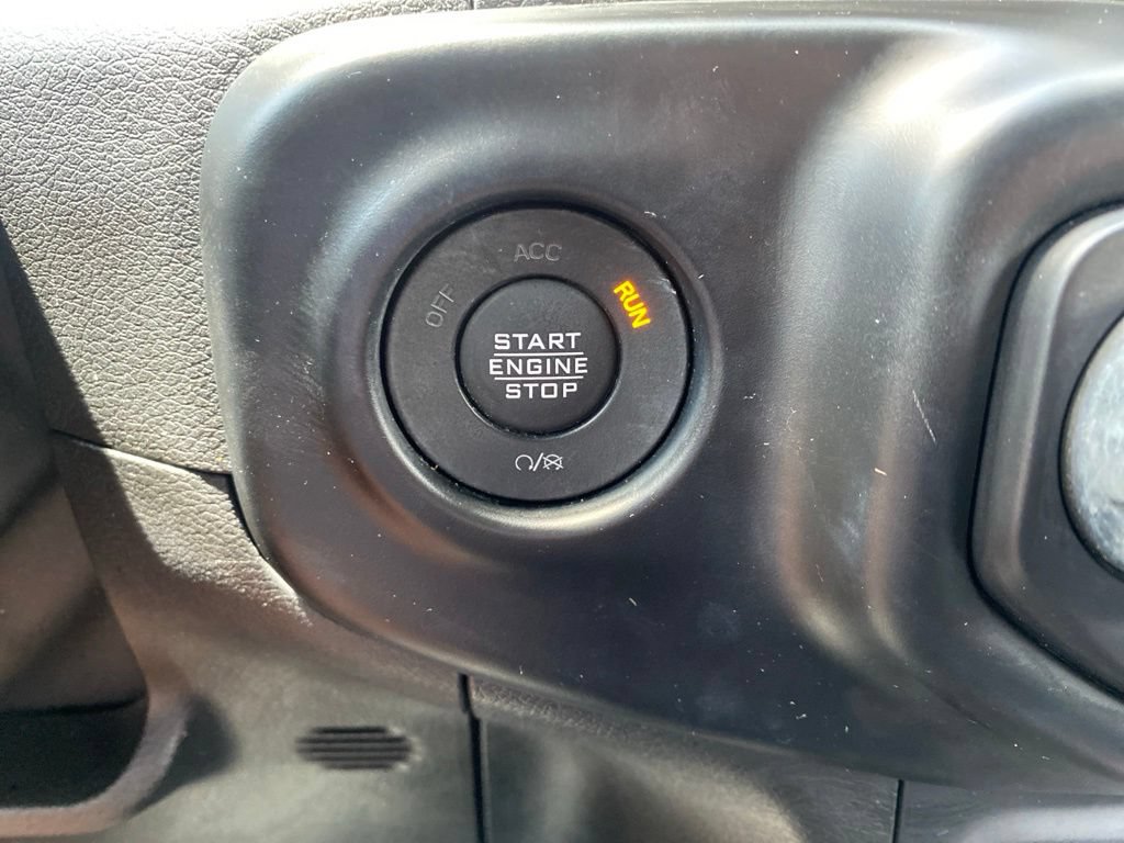 Used 2023 Jeep Gladiator Sport AWD/4WD image 32