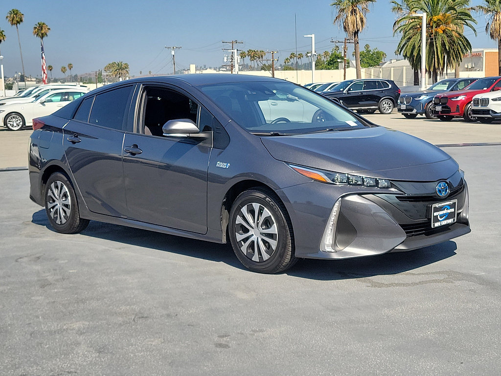 Used 2022 Toyota Prius Prime LE FWD image 4