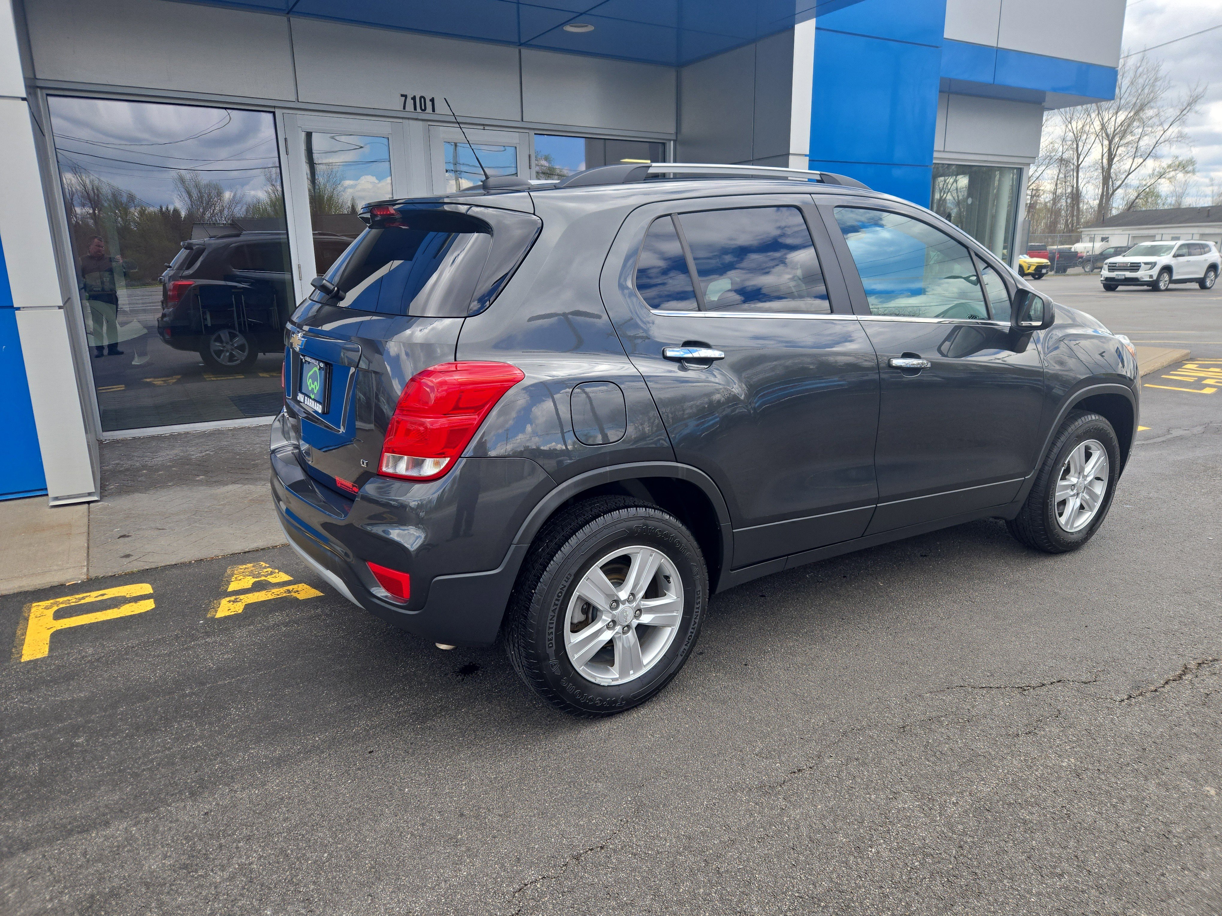 Used 2019 Chevrolet Trax LT w/ LT Convenience Package AWD/4WD image 12