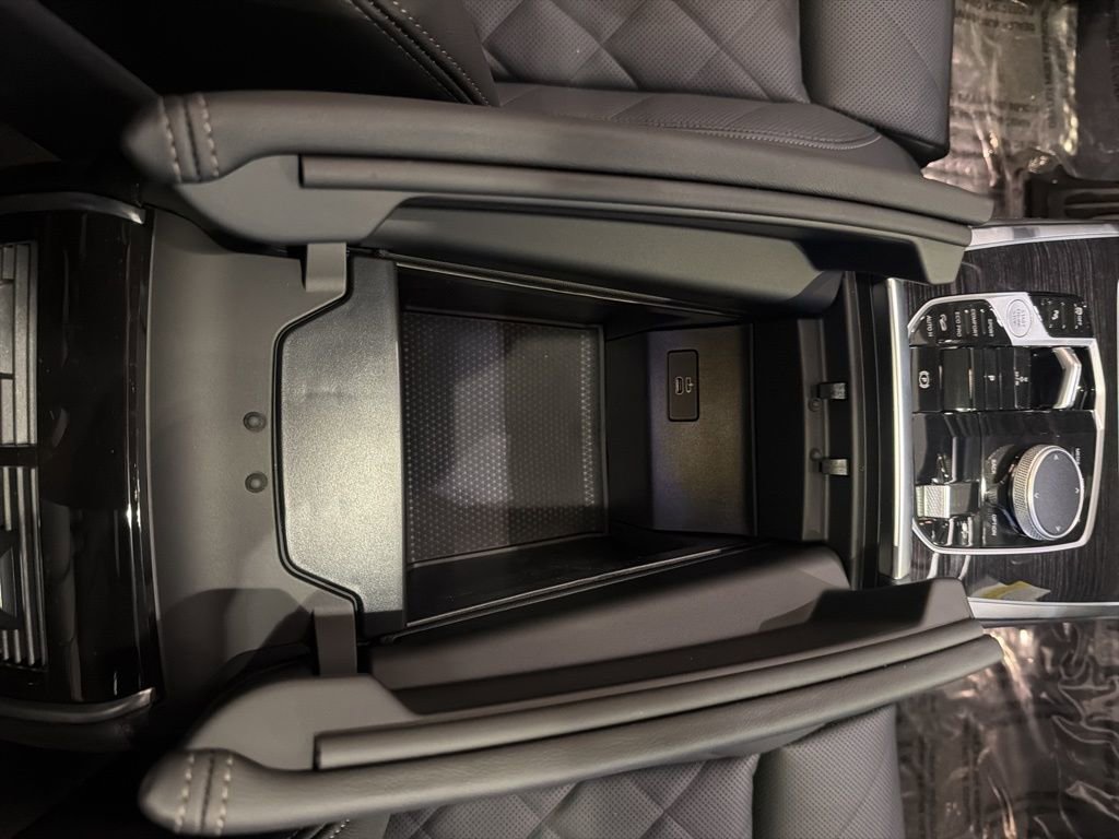 New 2026 BMW X7 xDrive40i w/ M Sport Package image 18