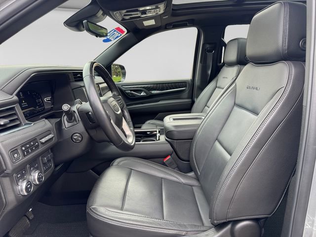 Used 2024 GMC Yukon Denali w/ Denali Reserve Package image 11